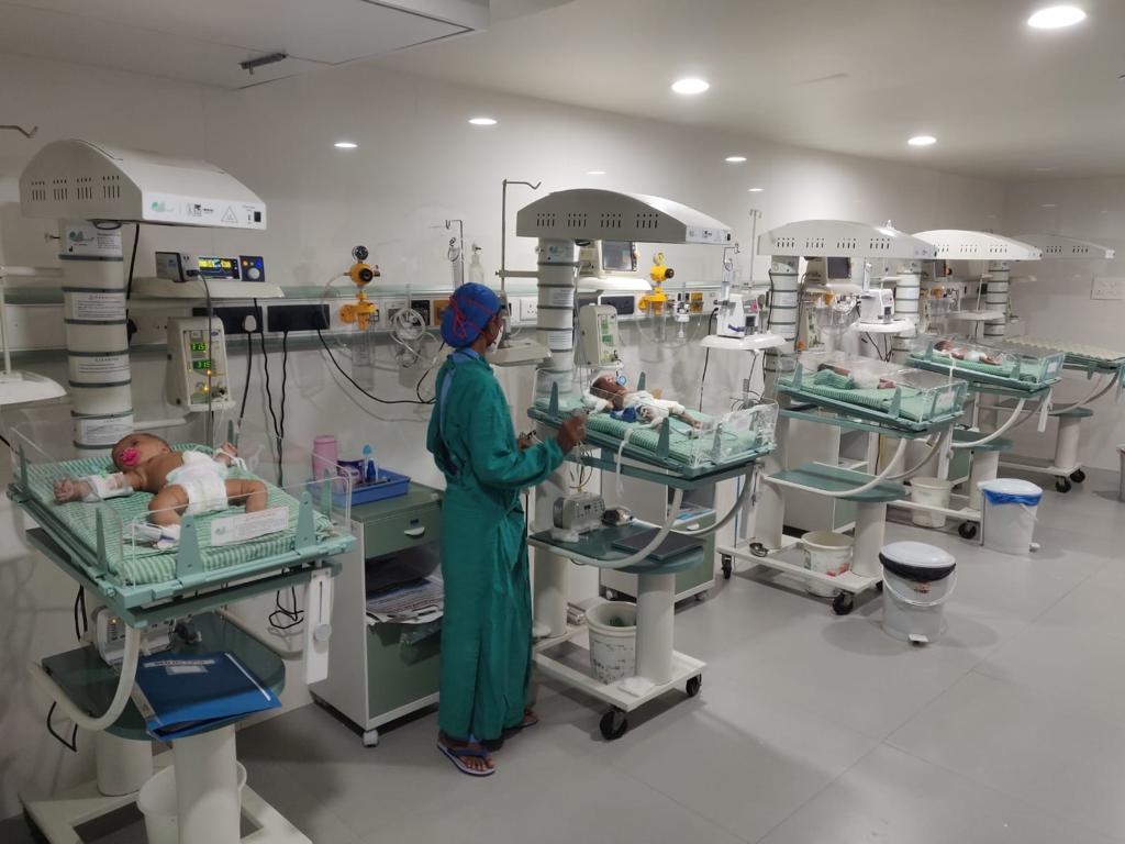 neonatal intensive care unit years of education
